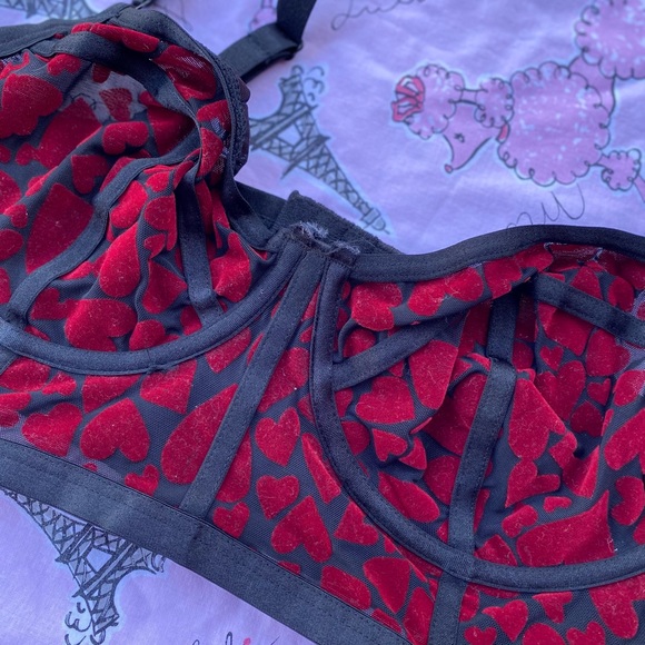❤️Mesh black and red velvet hearts bra❤️ - Picture 10 of 11